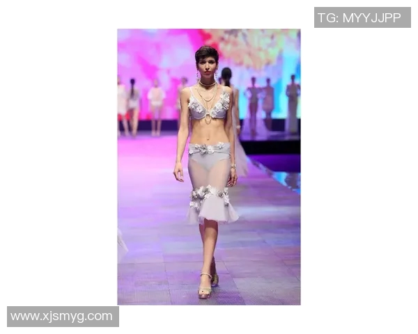 创新设计引领潮流时尚泳装品牌打造独特夏日风情展现自信与优雅